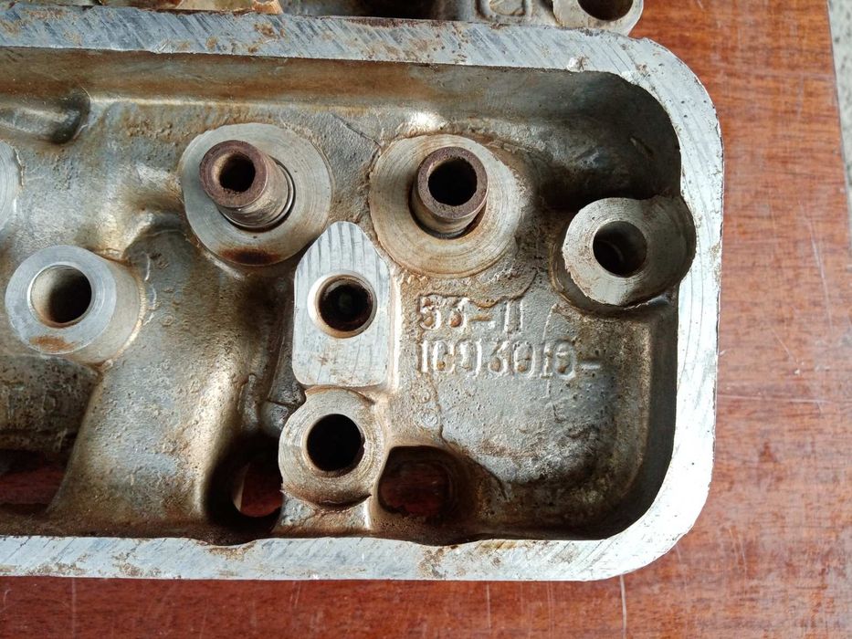 Продавам глава моторна газ 53