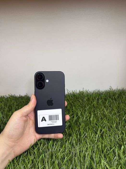 Apple iPhone 16 9/10