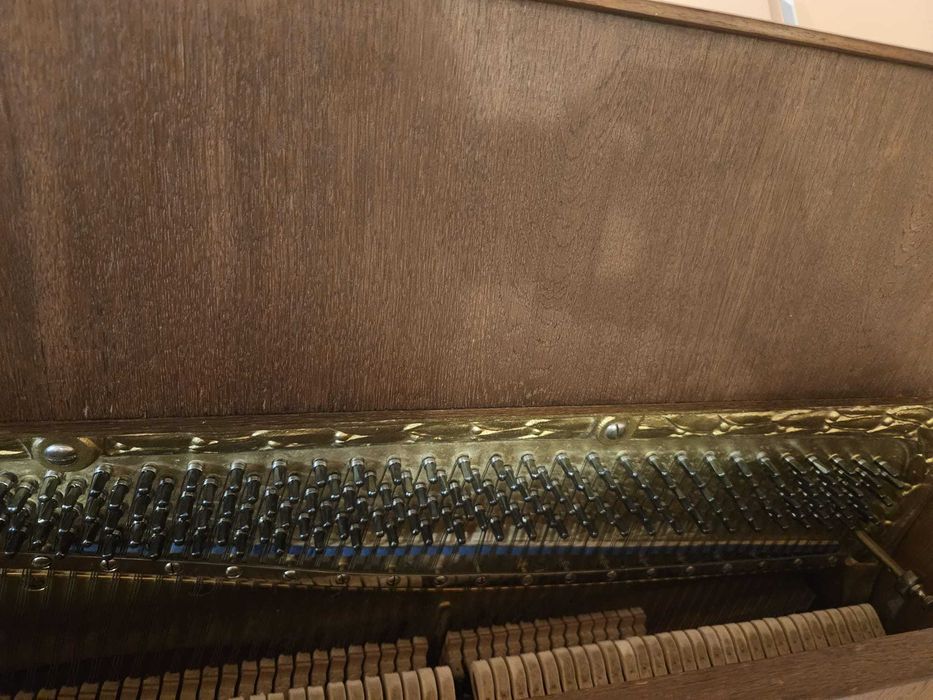 Пиано в добро състояние