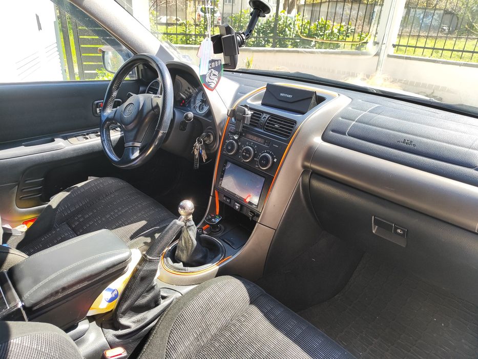 Lexus is 200 2001 с Газ