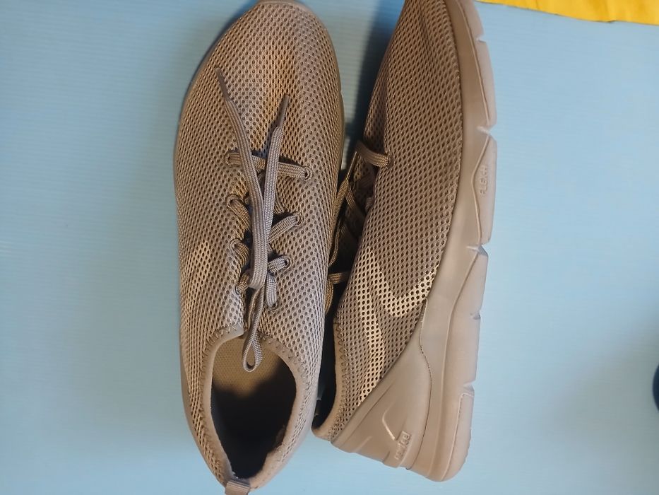 Мъжки маратонки нови.