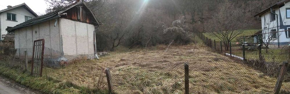 вила с двор с. Гълъбовци до гр. Сливница