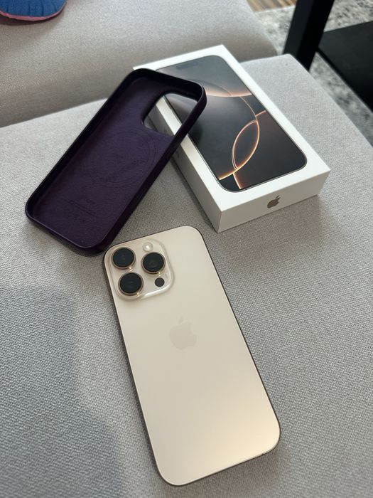 Vând Iphone 16 pro 256 gb impecabil