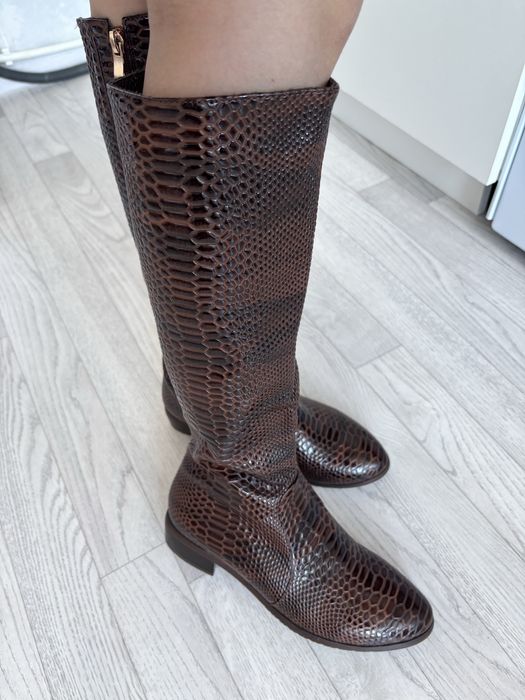 Продам весенние сапоги