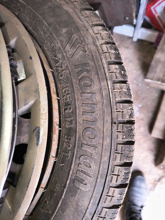 Зимни гуми 14" с джанти и тазове