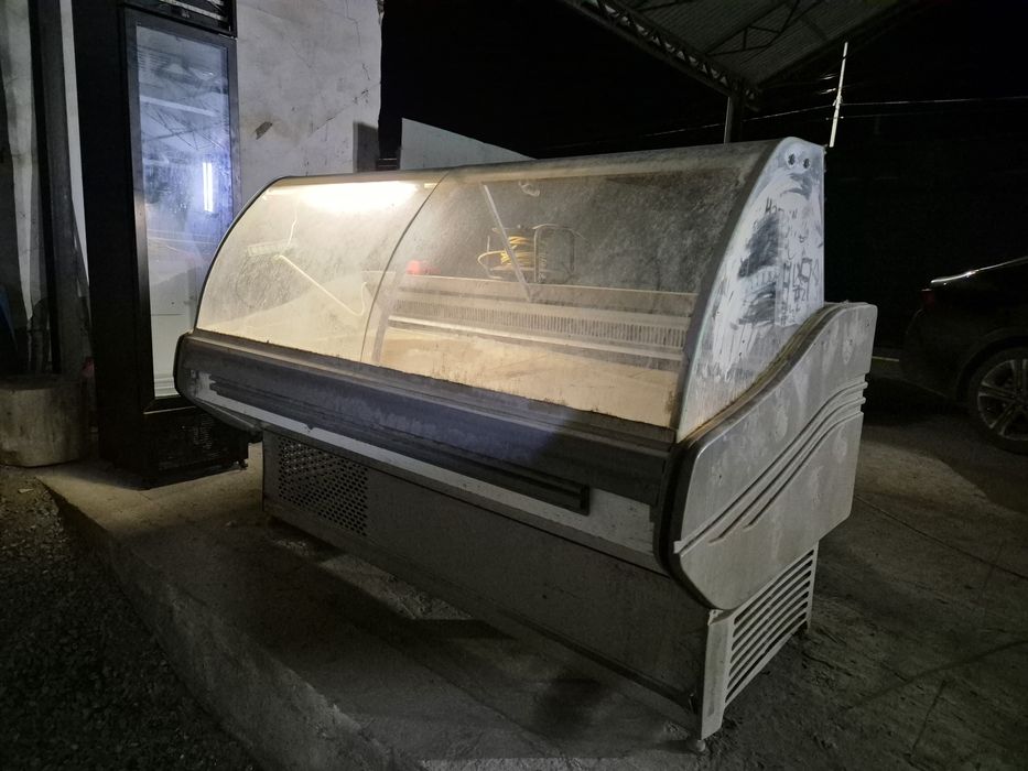 Витрины холодильник.