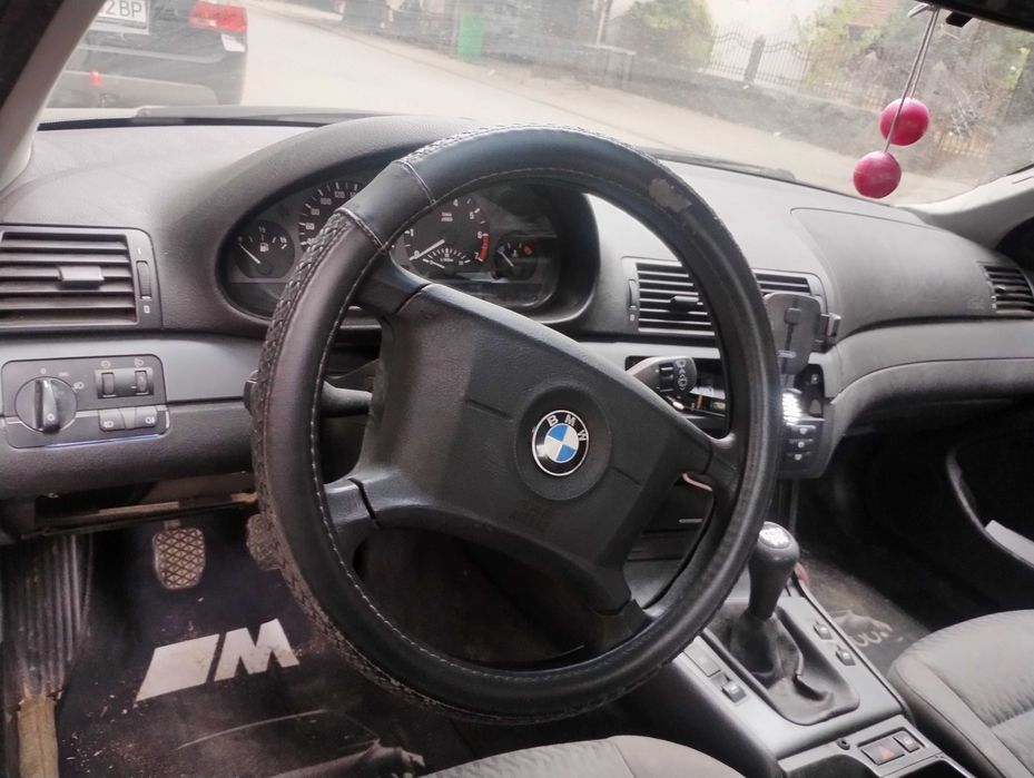 Продавам БМВ е46