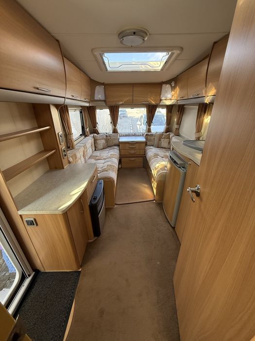 Каравана Swift Charisma 230