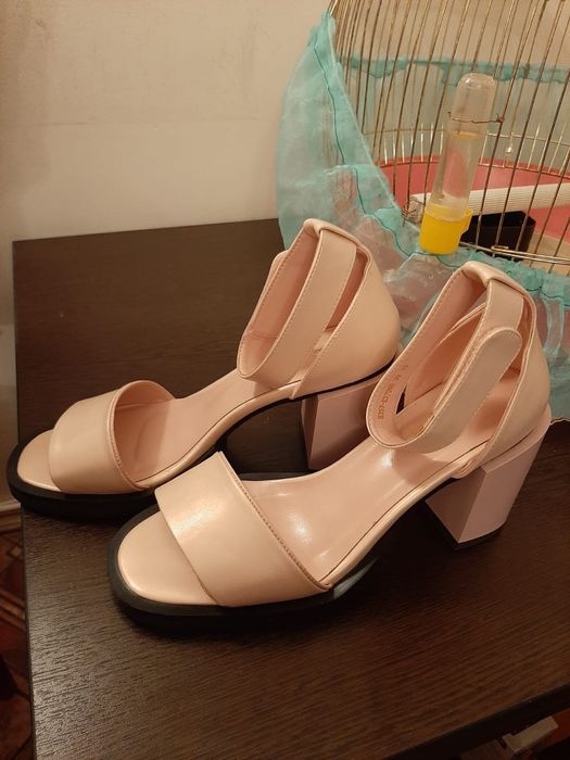 Продаю новые туфли