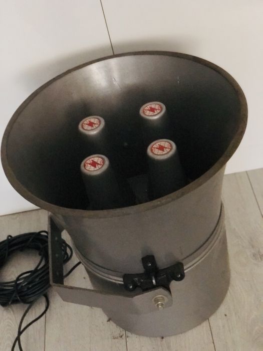 Vintage boxa/ goarna 200W