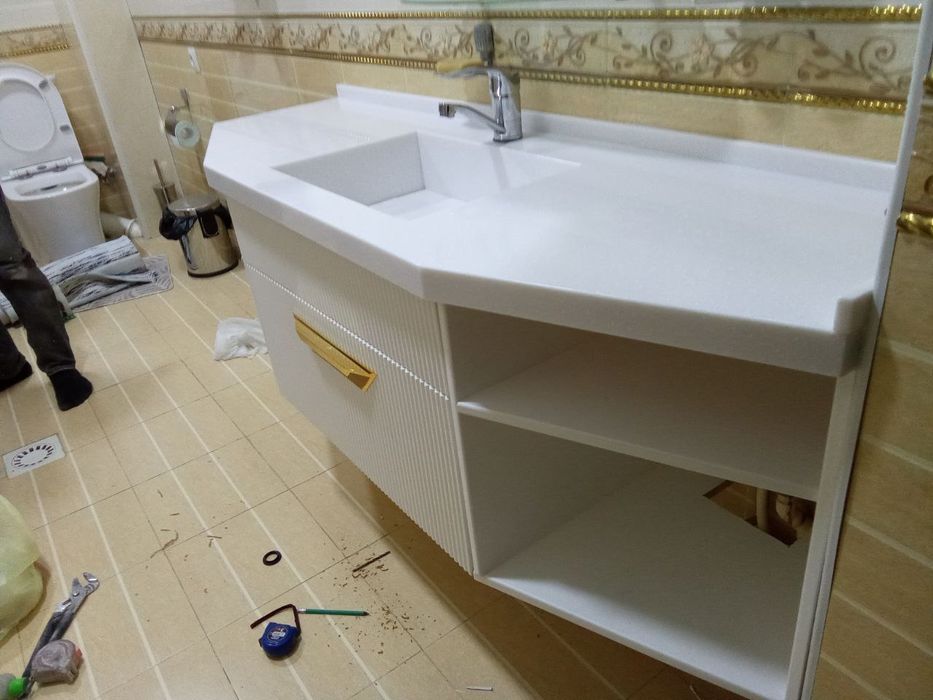 Столешницы из искусственный камень для санузел 
Мебель на заказ кухний