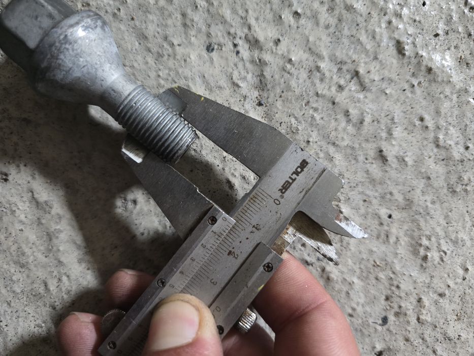 11 Броя Болтове За Алуминиеви Джанти Fiat Ducato