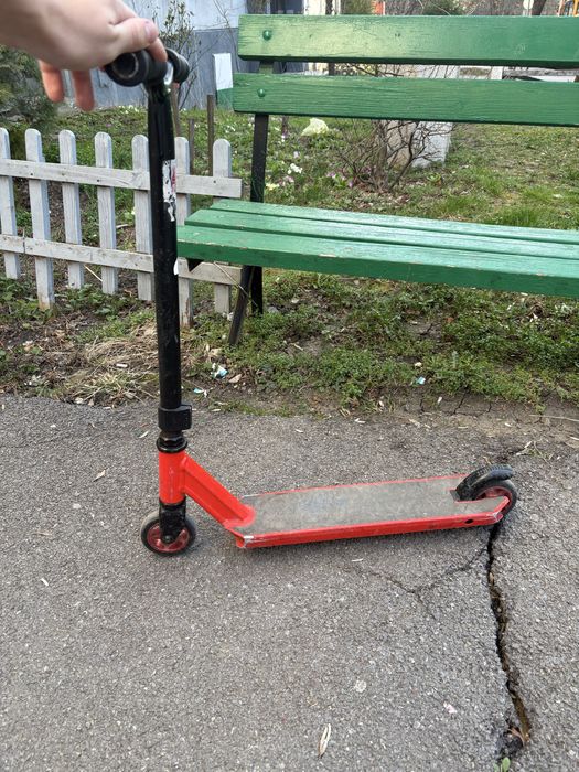 Детска тротинетка за трикове (stunt scooter)