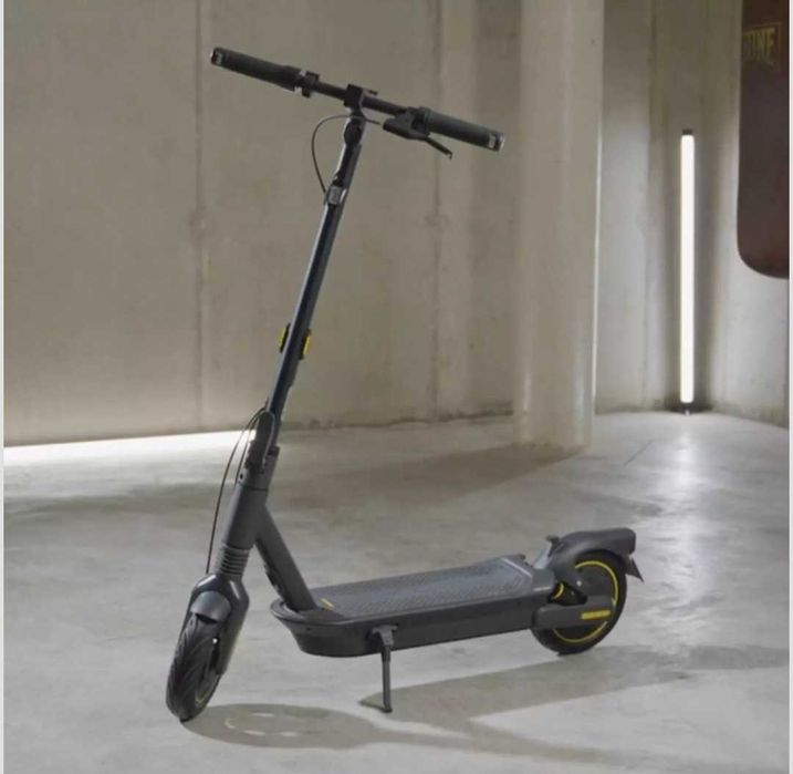 Шикарный электросамокат Ninebot Max G2