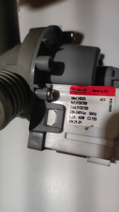 Двигател и помпа от пералня машина Индезит