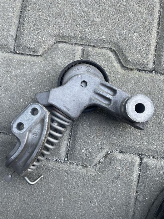 Intinzator curea distributie Volvo V60 T4