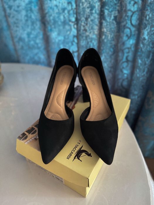 Продам женские лодочки