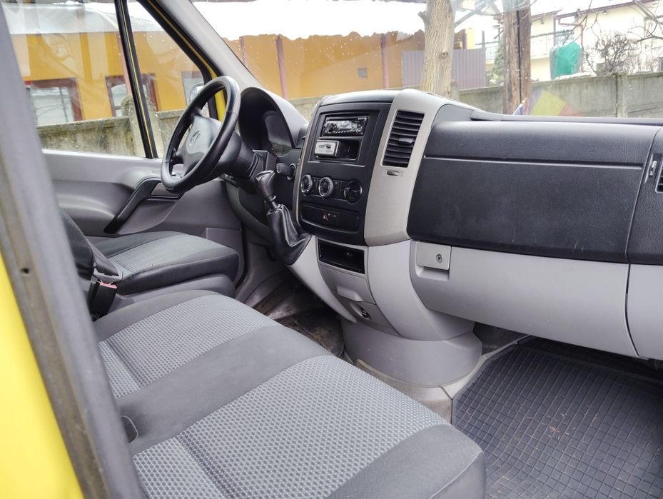 Mercedes sprinter cu lift hidraulic