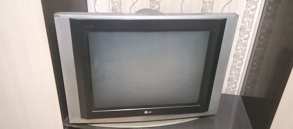 Срочно продам телевизор LG
