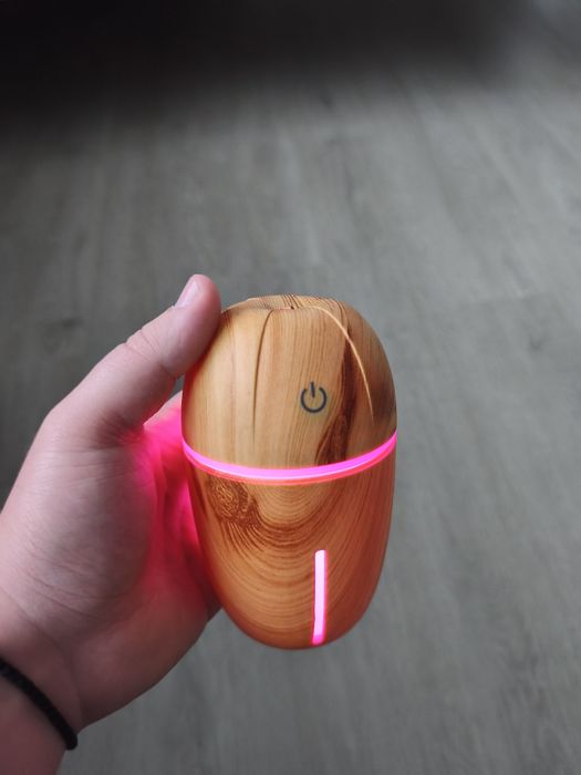 Umidificator portabil lumini RGB, 35 lei, doar in Cluj