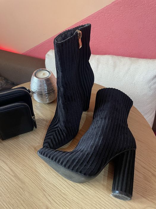 Botine cu toc elegante