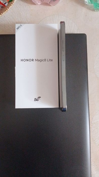 Продавам HONOR Magic8 Lite 5G