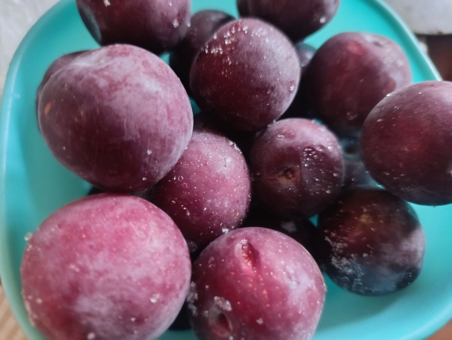Вишня заморженная.Замороженная слива