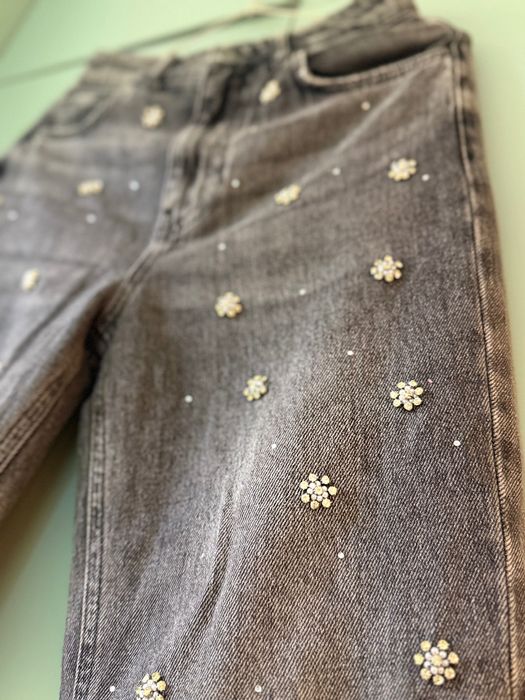 Дънки с камъни Stradivarius