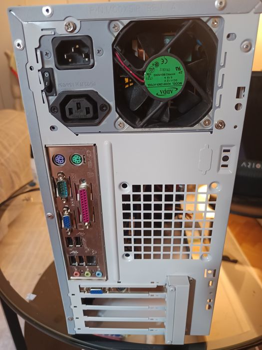 De vanzare unitate Retro AMD Athlon