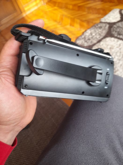 Vind radio portabil și la curent solar si cu dinam nou