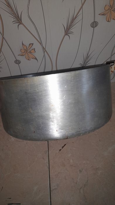 Кастрюля алюминиевая