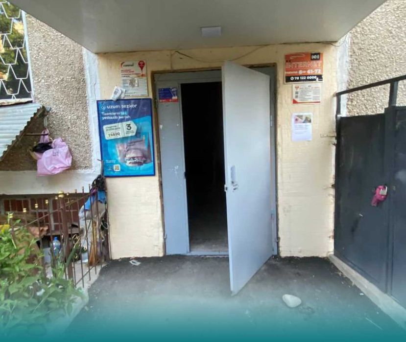 расклейка самaклейка | самaклейка | висит постеров | плакатов