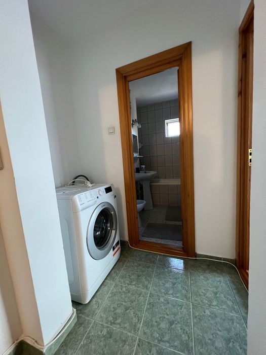 Inchriez apartament 3 camere