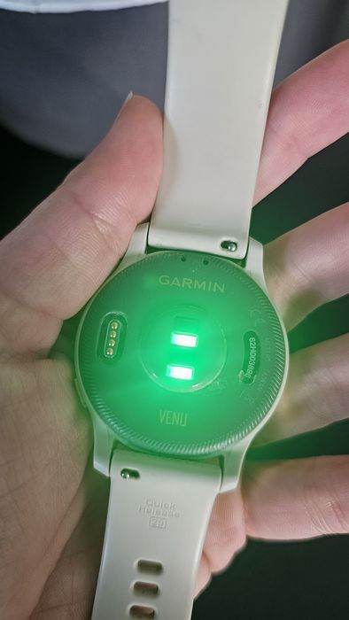 Смарт часовник Garmin venu