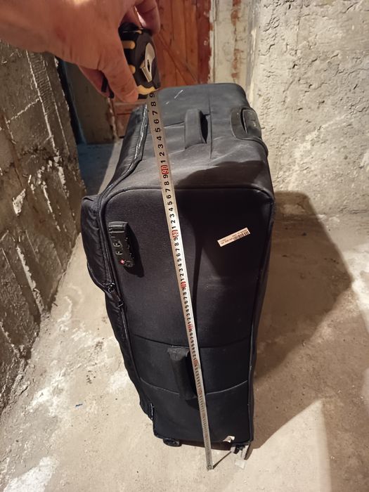 Продавам куфар.Запазен.