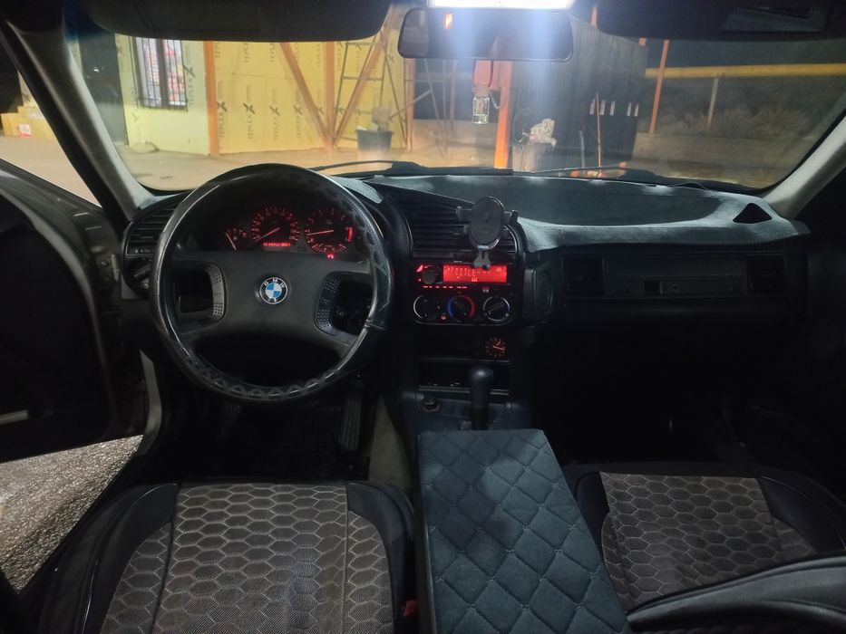 Продам машину BMW