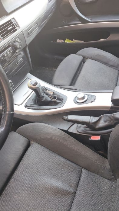 Vând BMW e 90 2.0 dizel