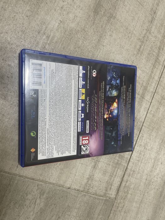 Ps4 pro 1tb с бонус игра , слушалки и син джойстик