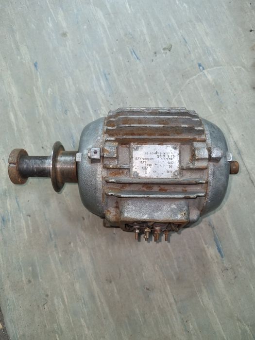 Электро двигатель 0.75 кВт.