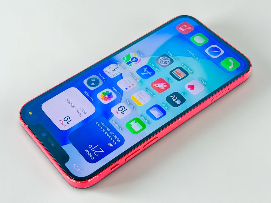 Apple iPhone 12 64GB Red Отличен