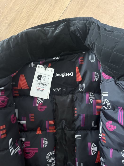 Vesta Desigual S cu eticheta