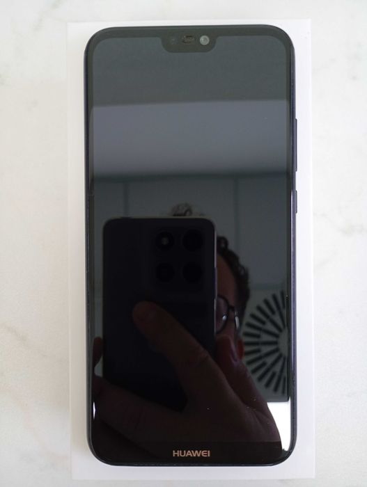 Продавам Huawei P20 lite
