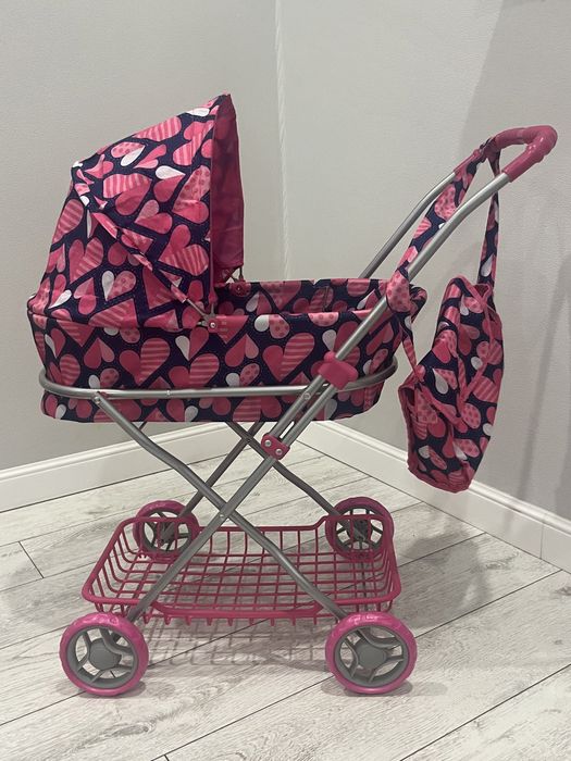 Игрушечная коляска