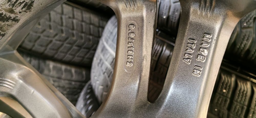 225 60 16 Гуми с джанти зимни Hankok