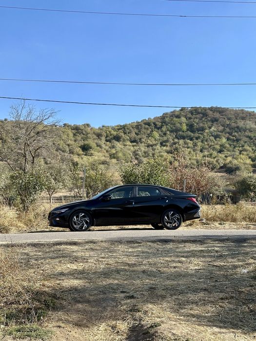 Hyundai Elantra 2025