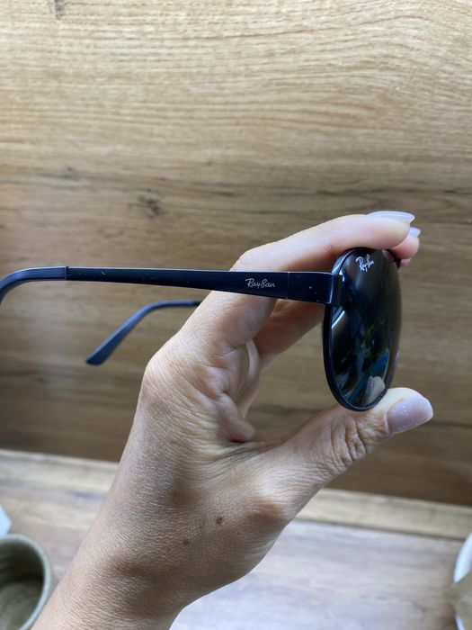 Продаются  очки ray ban оригинал