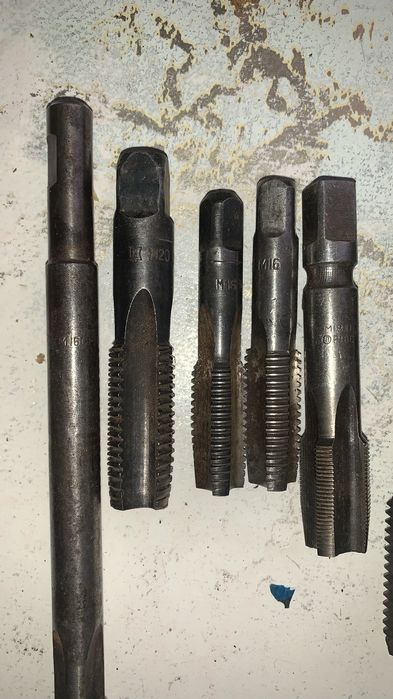 Метчики, токарный инструмент