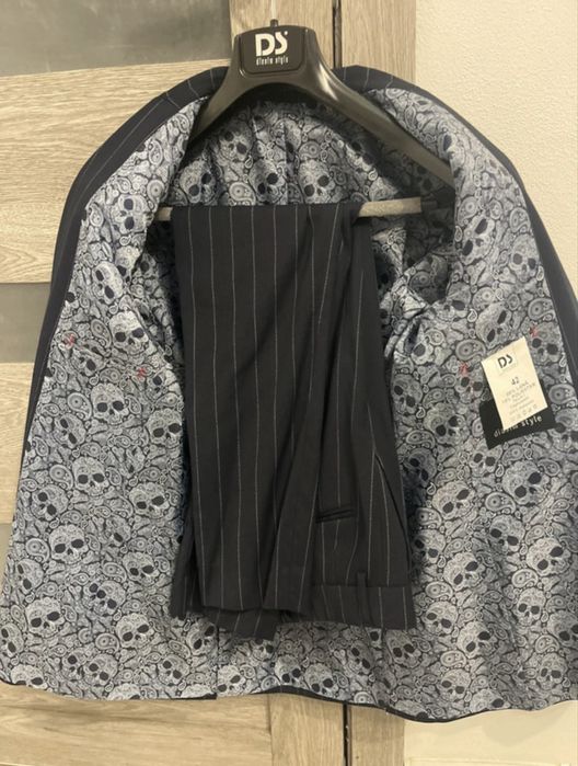 Vând Costum elegant