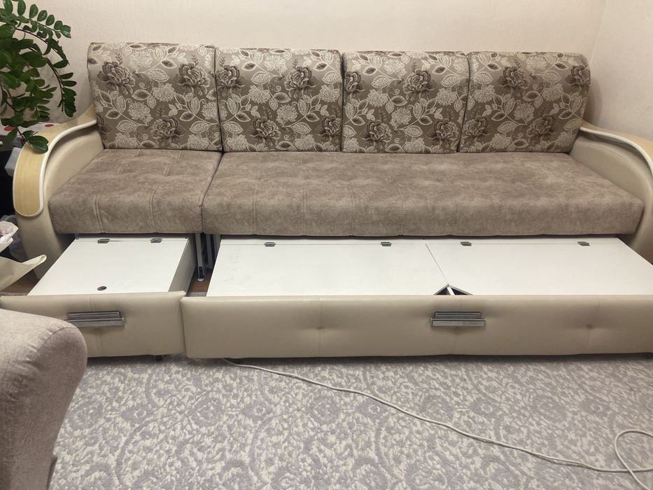 Поодам диван доя гостиной