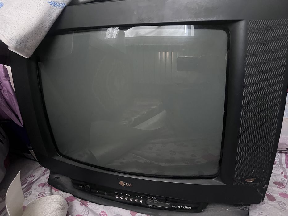 Телевизор LG б/у.